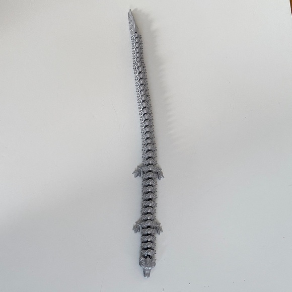 3D Printed Silver Dragon flexi pet - Picture 5 of 5